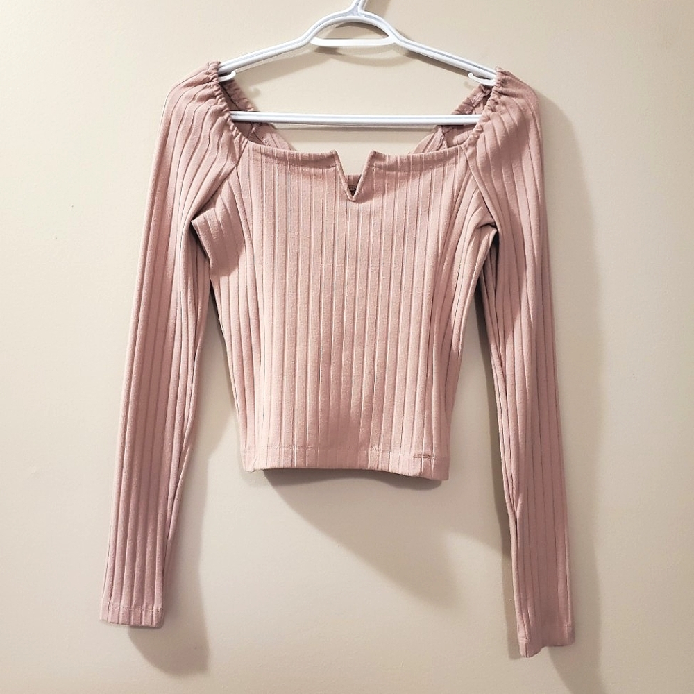 Free People - Wide neck long sleeve top in soft pink with V-neck - Size S